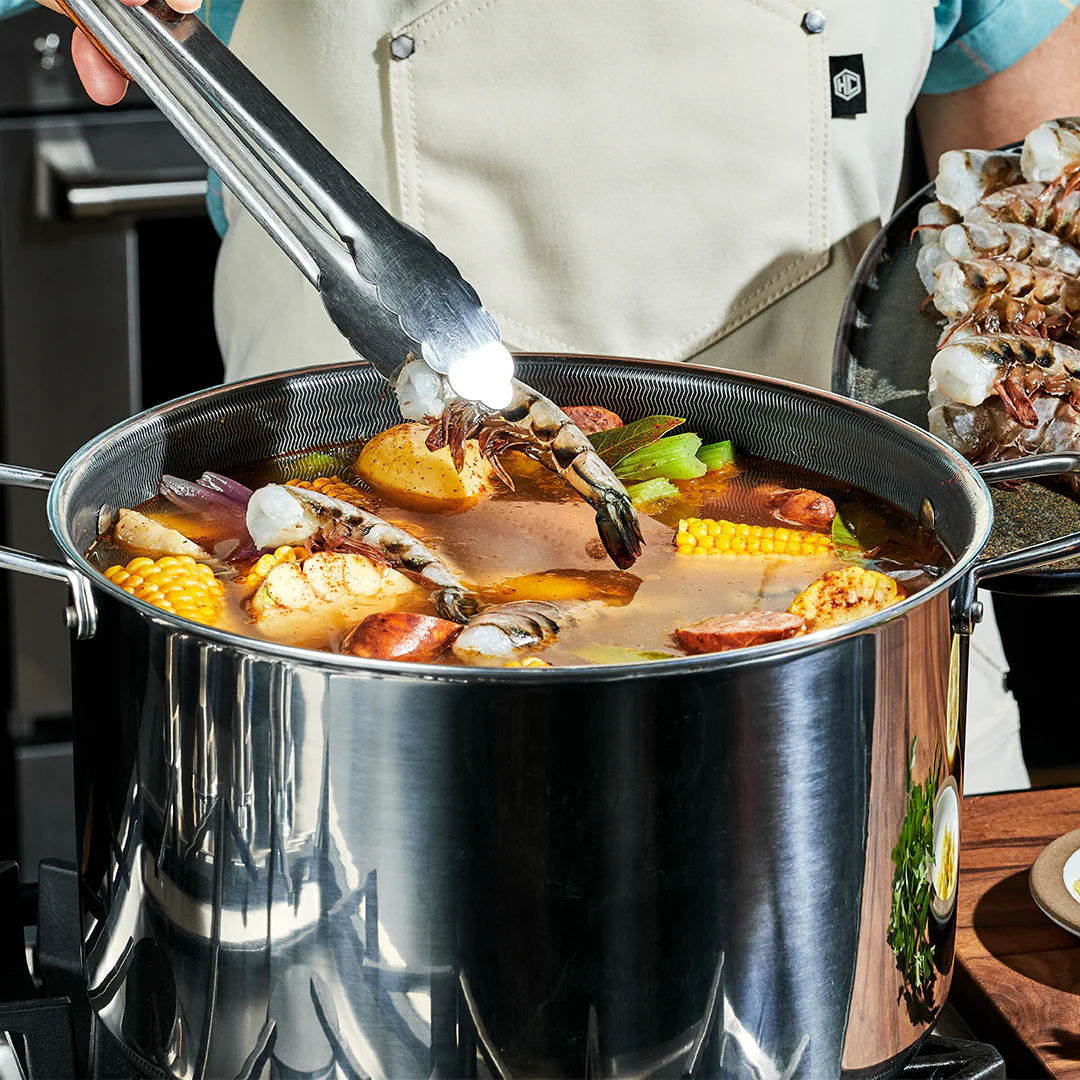 Hybrid Stock Pot with Lid, 12-Qt