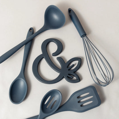 Thyme & Table 18-Piece Non-stick Diecast Cookware & Silicone Utensil Set, Pots and Pans Set - Atlantic Blue