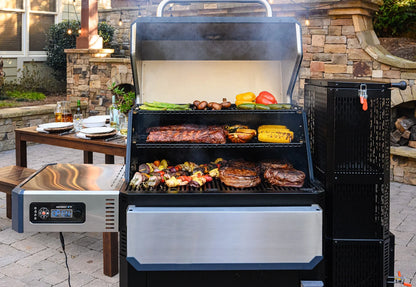 Series 1050 Digital Charcoal Grill + Smoker