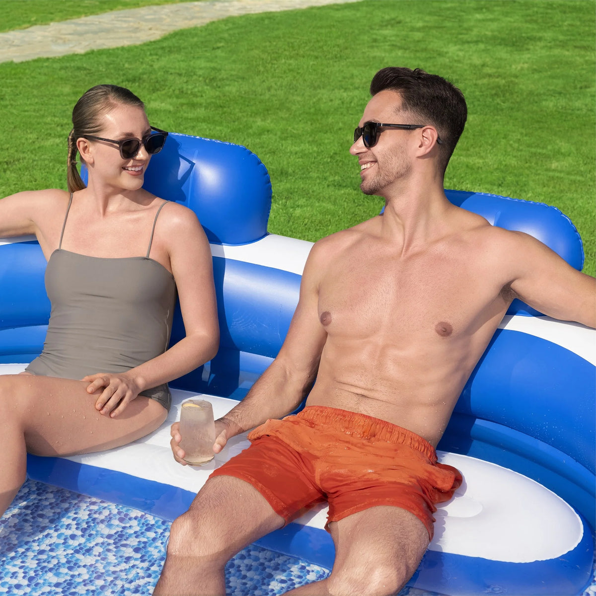 H2OGO! Splash Paradise Family Pool 7'7" x 7'2" x 31"  - Inflatable, Blue & White, Bestway, 225 Gallon Capacity, Outdoor & Backyard, Bench Seat, Built-In Cupholders, Suitable For Children Ages 6+