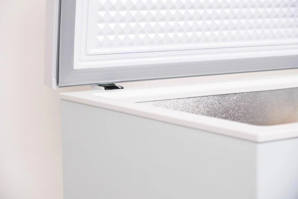 Frigidaire 7.0 Cu. ft. Chest Freezer, EFRF7003, White