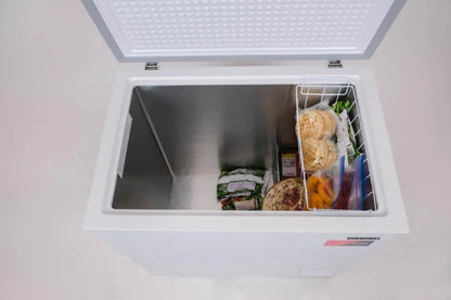 Frigidaire 7.0 Cu. ft. Chest Freezer, EFRF7003, White