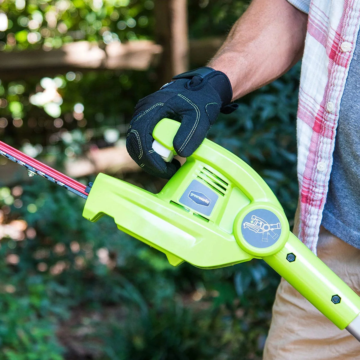 Greenworks 40V 20" Battery Powered Pole Saw with Hedge Trimmer Attachment + 2.0 Ah Battery and Charger